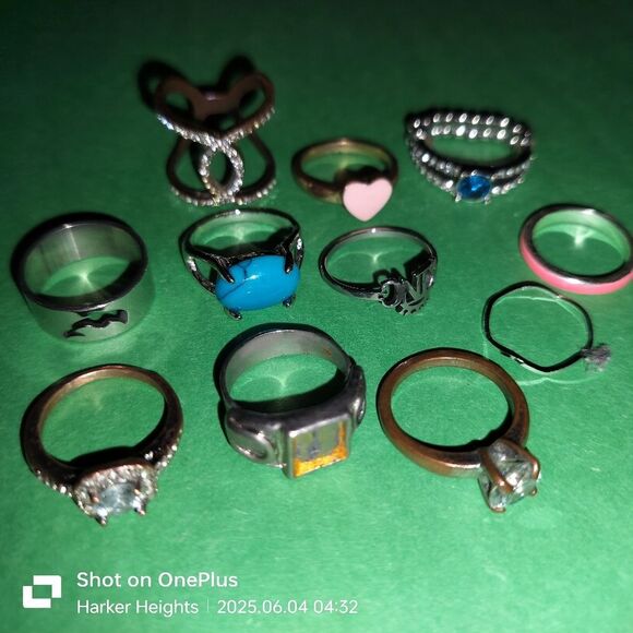 Lot of 10 Rings - Picture 2 of 10